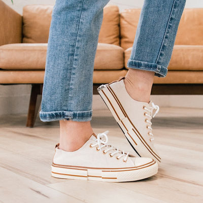 5 Cool Ways To Style Your Sneakers for an Effortless Look