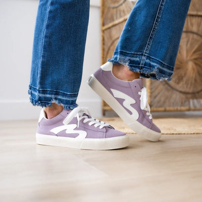 12 Tips for Wearing Sneakers in a Stylish Way