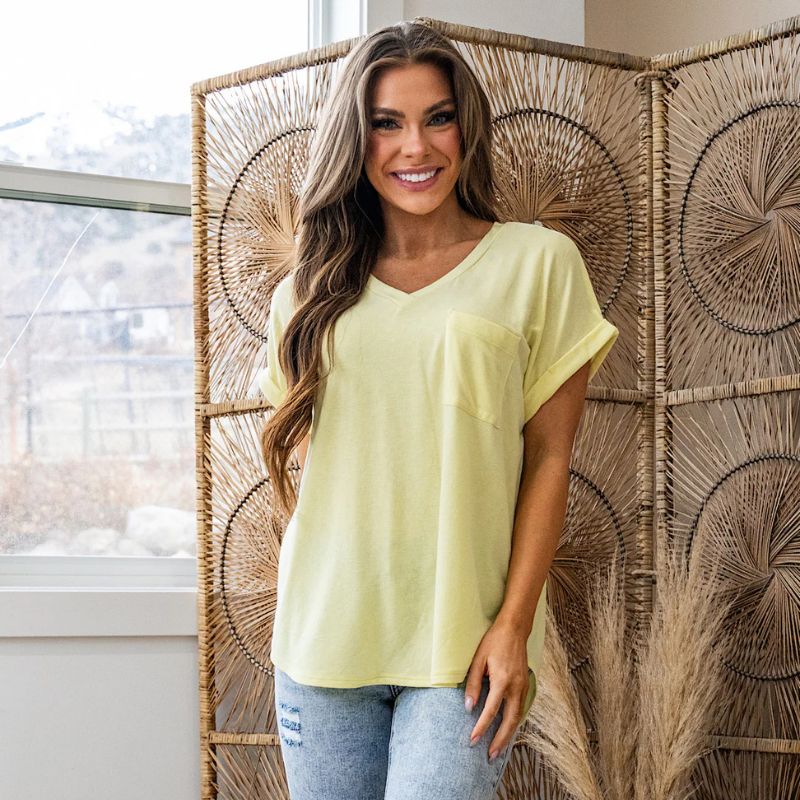 The Pros and Cons of Fitted vs. Relaxed Fit T-Shirts