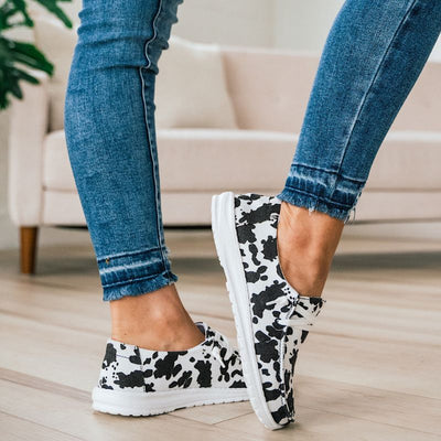 What To Consider When Shopping for Women’s Sneakers