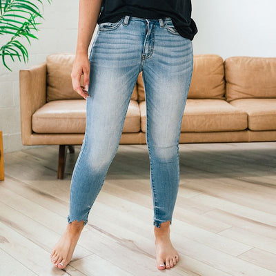5 Quick Tips and Tricks for Dressing Up Your Jeans