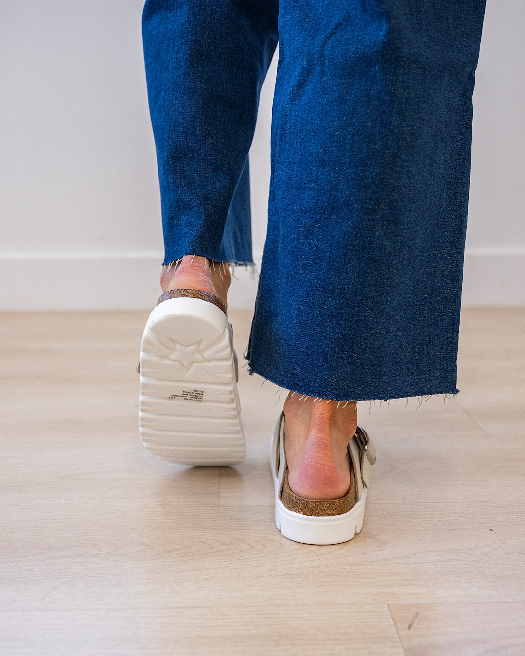 NEW! Very G Riley Slides - Off White