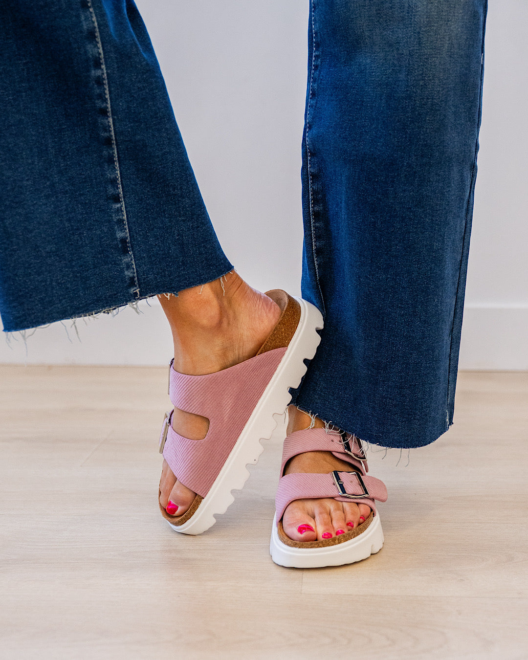 NEW! Very G Jazmin 2 Sandals - Pink Very G