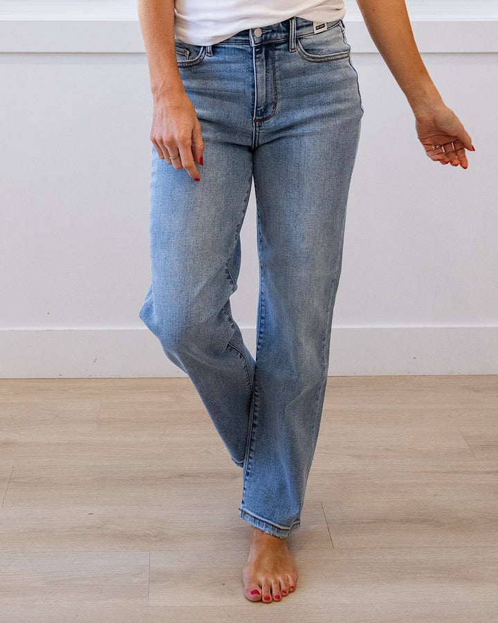 NEW! Judy Blue Deanna Non Distressed Straight Jeans Judy Blue