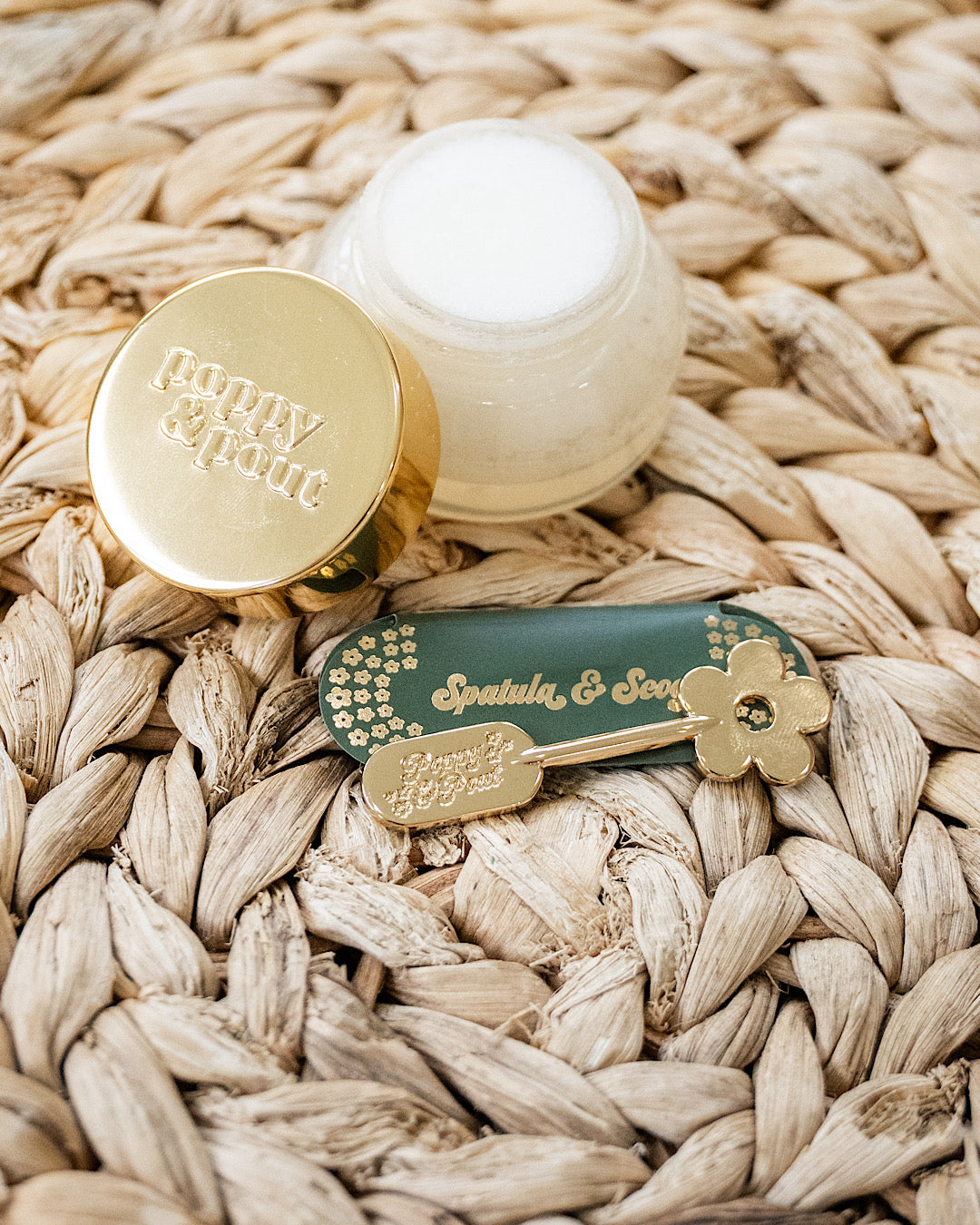 Poppy & Pout Gold Daisy Spatula & Scoop
