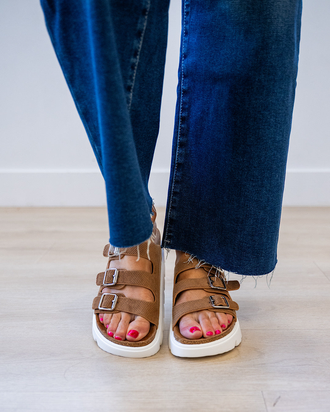 NEW! Very G Plaza Sandals -Tan Very G