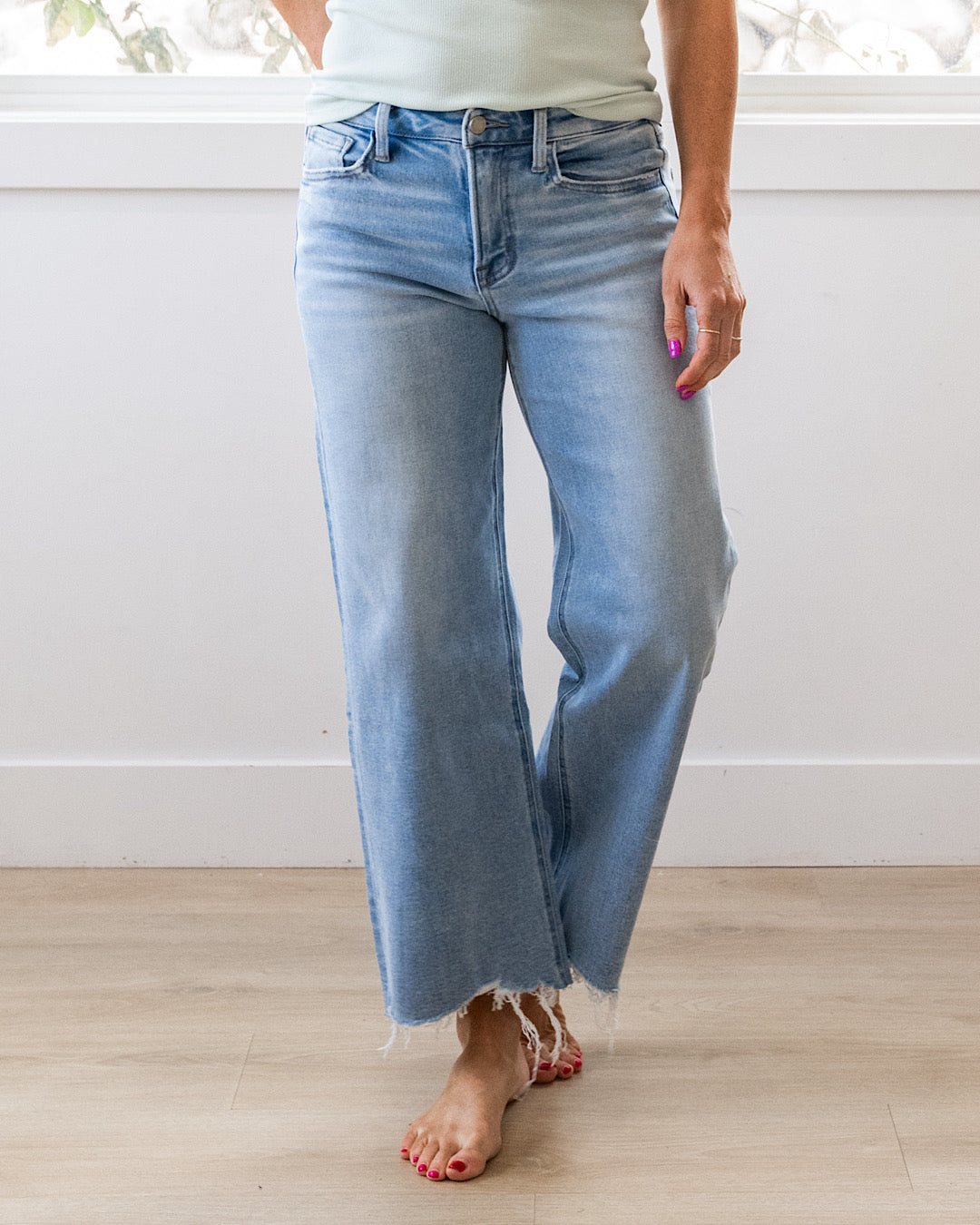 NEW! Vervet Prove It Cropped Wide Leg Jeans Vervet