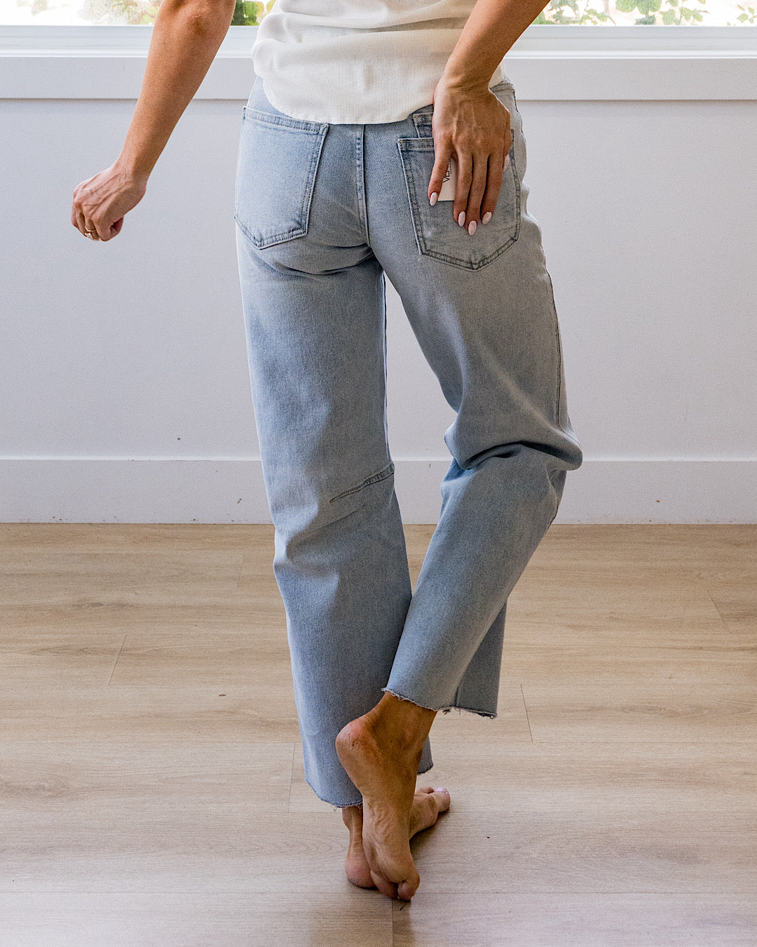 Vervet Lettie Light Acid Wash Barrel Jeans