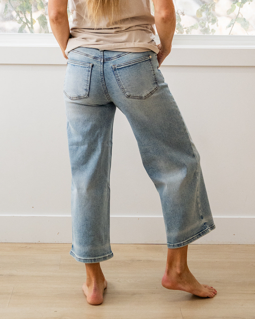 NEW! Judy Blue Gretchen Wide Leg Cropped Jeans Judy Blue