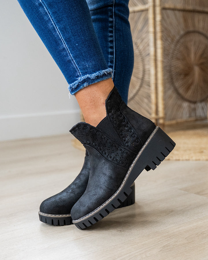 NEW! Very G Aryana Boots - Black