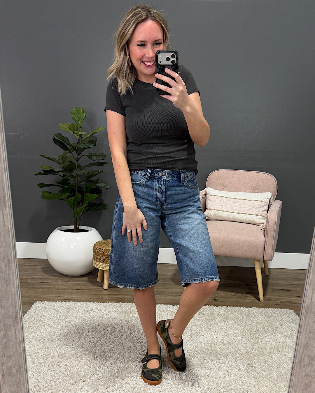 NEW! Cassidy Short Sleeve Ribbed Top - Charcoal Be Cool