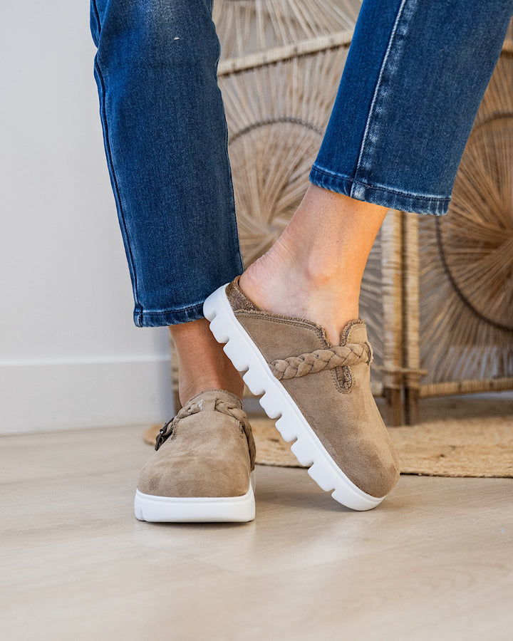 NEW! Very G Cali Slides - Taupe