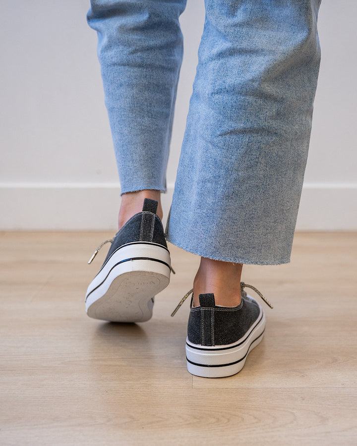 NEW! Very G Harmon Sparkle Sneakers - Black Very G