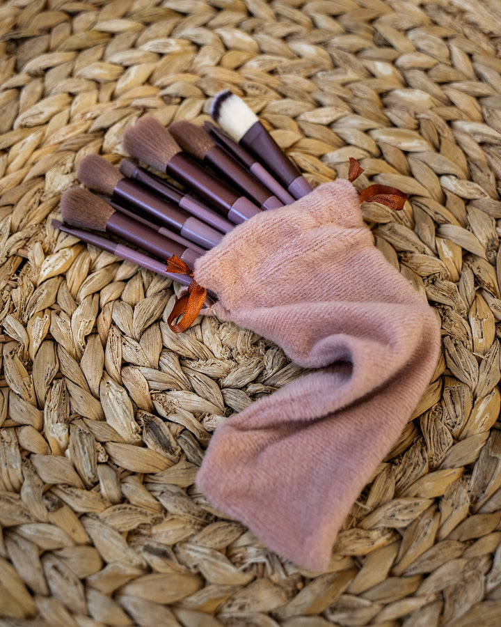 DOORBUSTER! Makeup Brush Set With Storage Bag - 13 Pieces