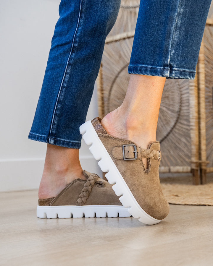 NEW! Very G Cali Slides - Taupe