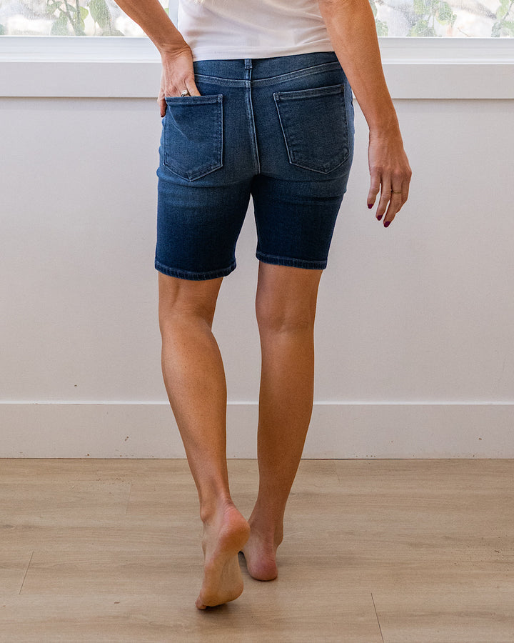 NEW! Judy Blue Janelle Non Distressed Bermuda Jean Shorts Judy Blue
