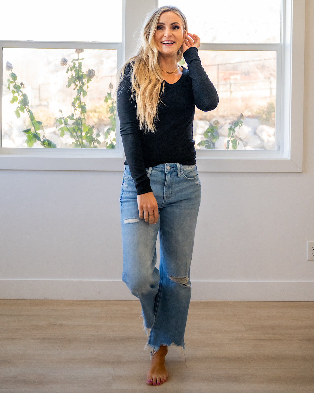 NEW! Jess Long Sleeve Knit Scoop Neck Top - Black Be Cool