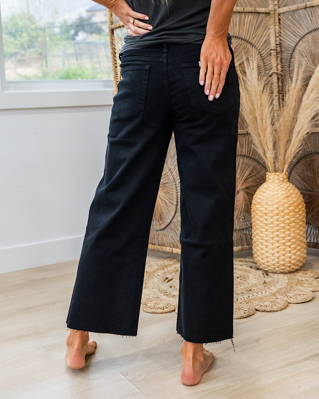 NEW! Vervet Skye Wide Leg Non Distressed Crop Jeans - Black  Vervet   