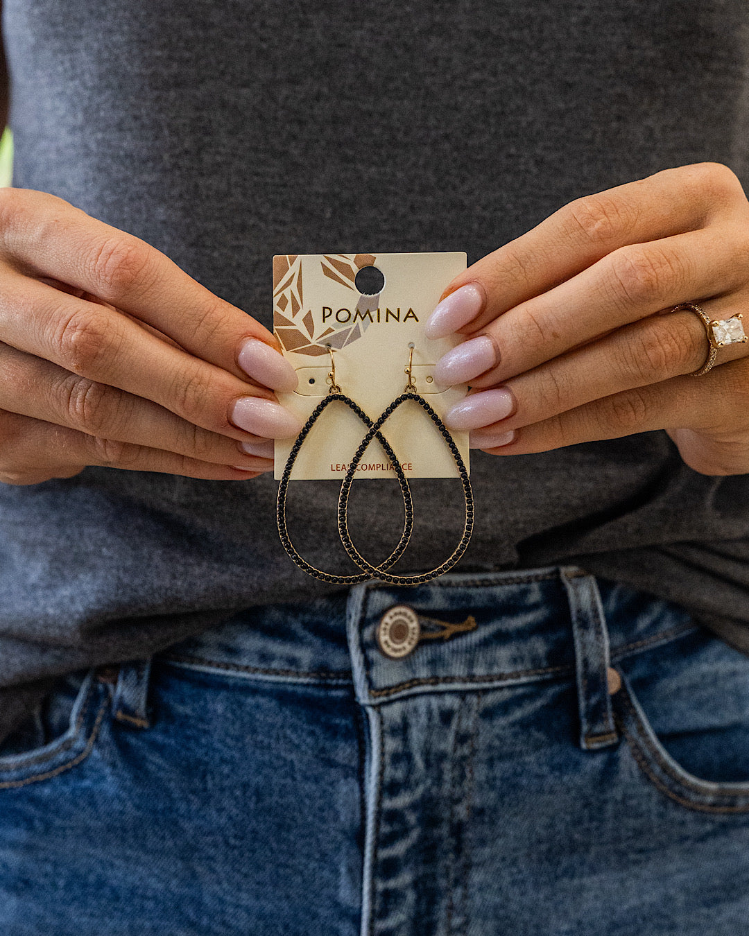 NEW! Black Stone Embedded Teardrop Earrings Trendy Wholesale