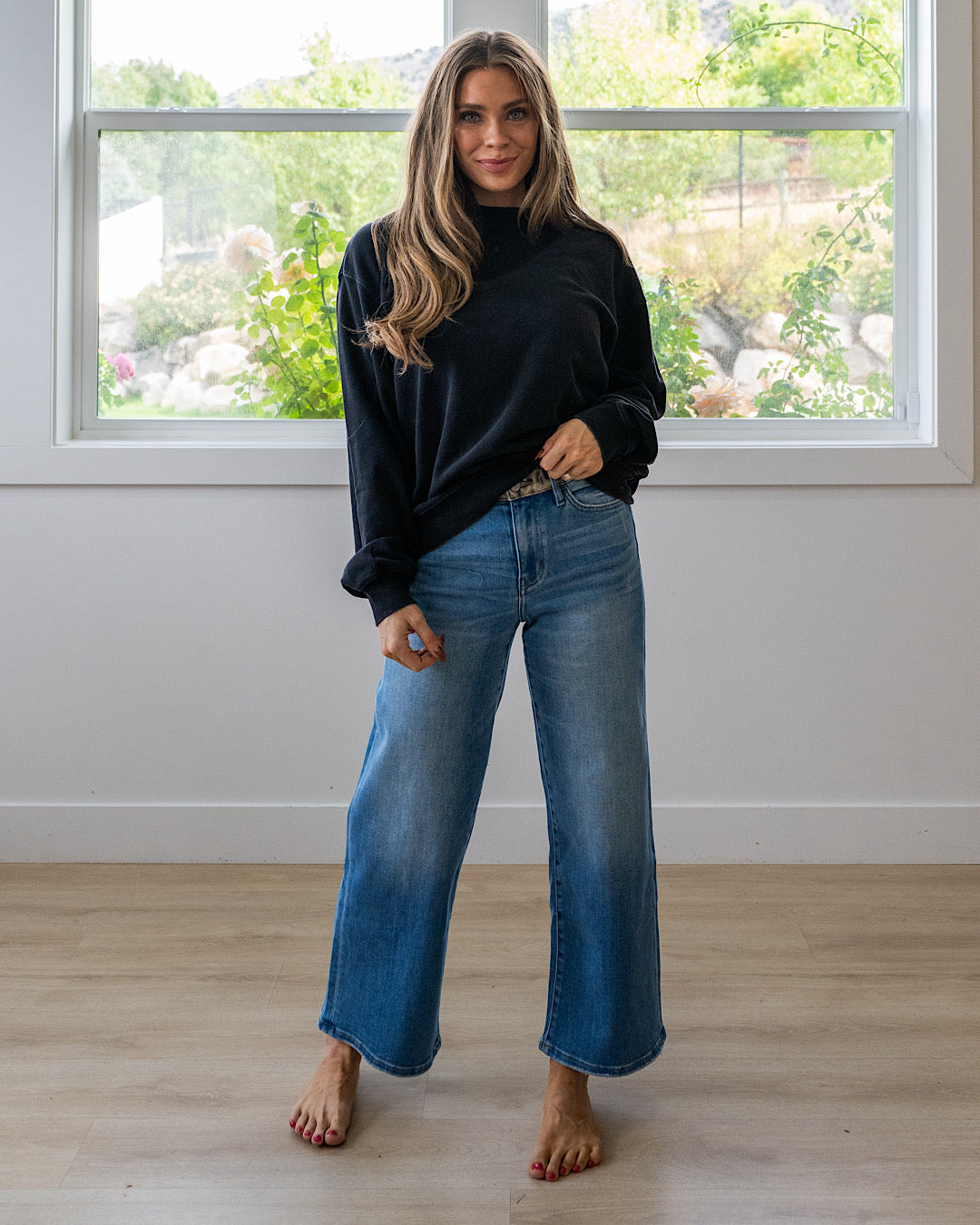 NEW! The Essential Drop Shoulder Sweatshirt - Black