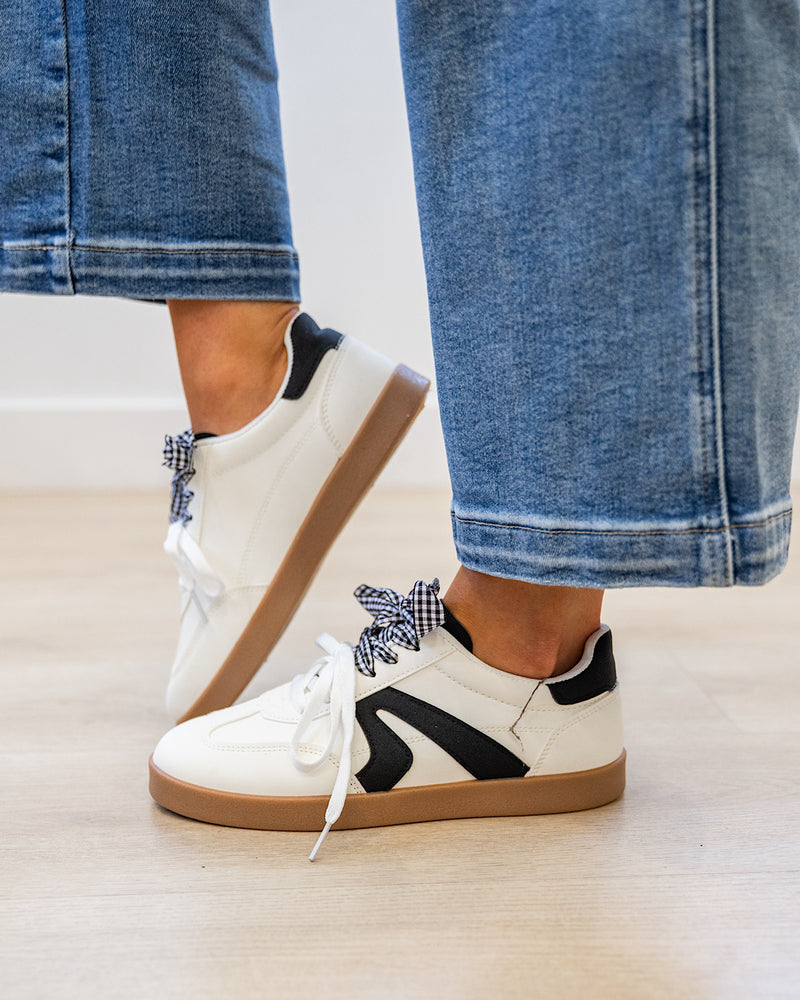 NEW! Very G Retro 2 Sneakers - White & Black Very G