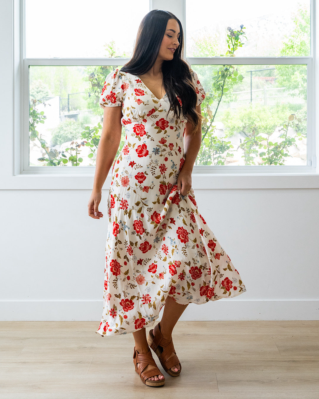 NEW! Olivia Floral V Neck Midi Dress Mine