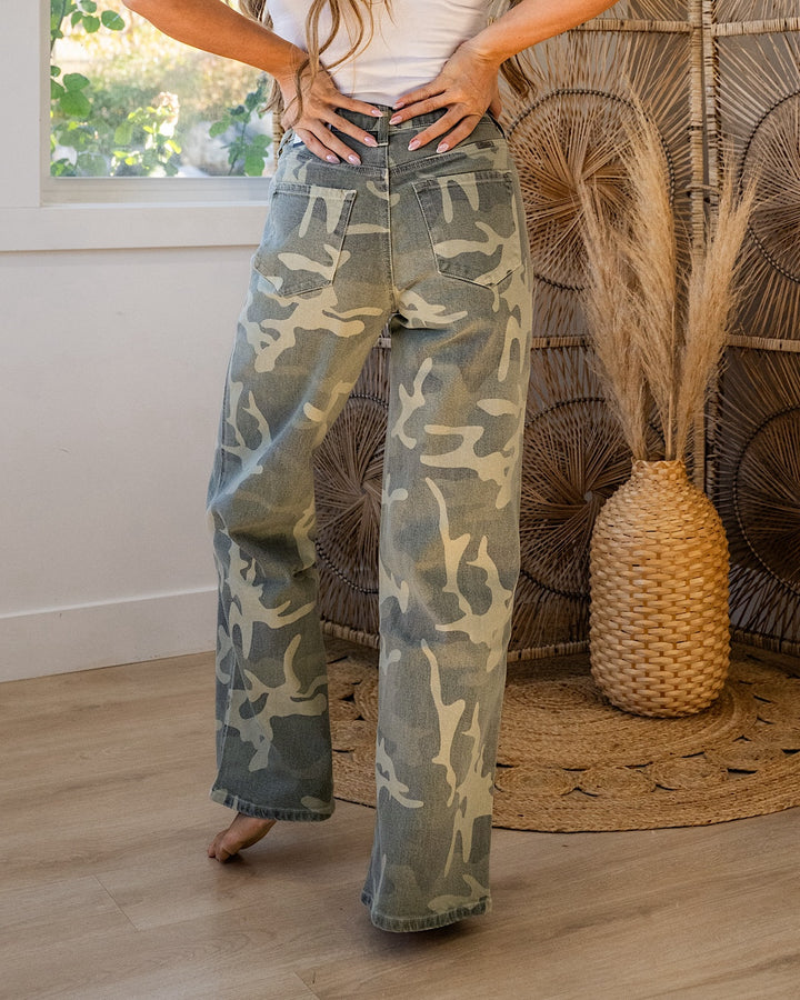 NEW! KanCan Chloe Camo Wide Leg Jeans KanCan