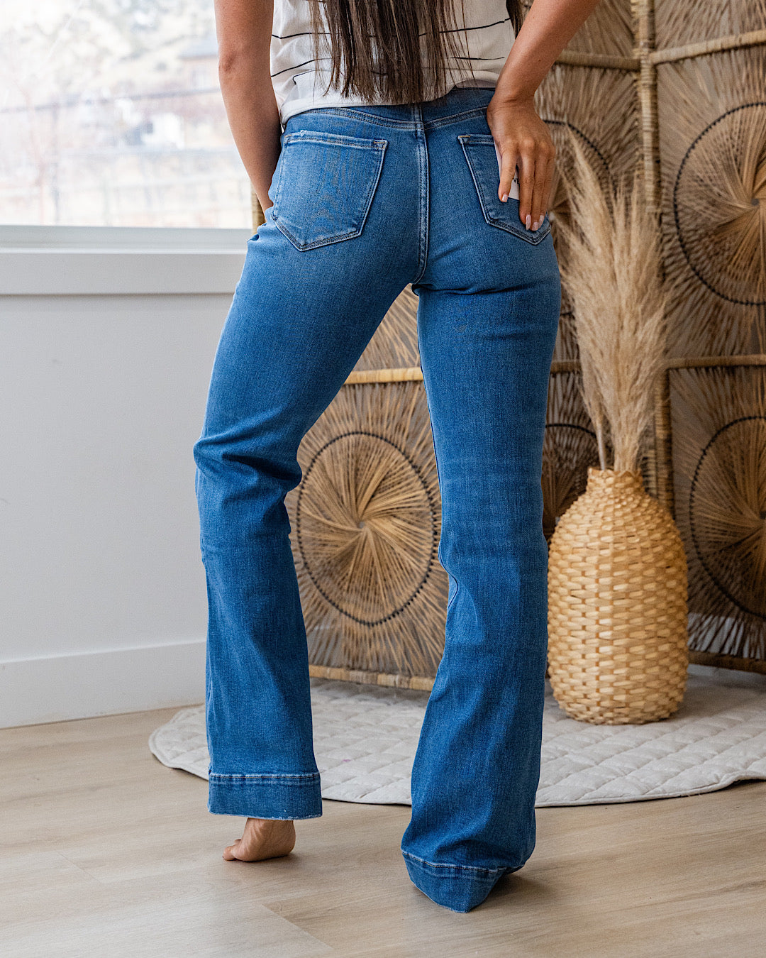 NEW! Vervet Hallie Relaxed Flare Trouser Jeans Vervet