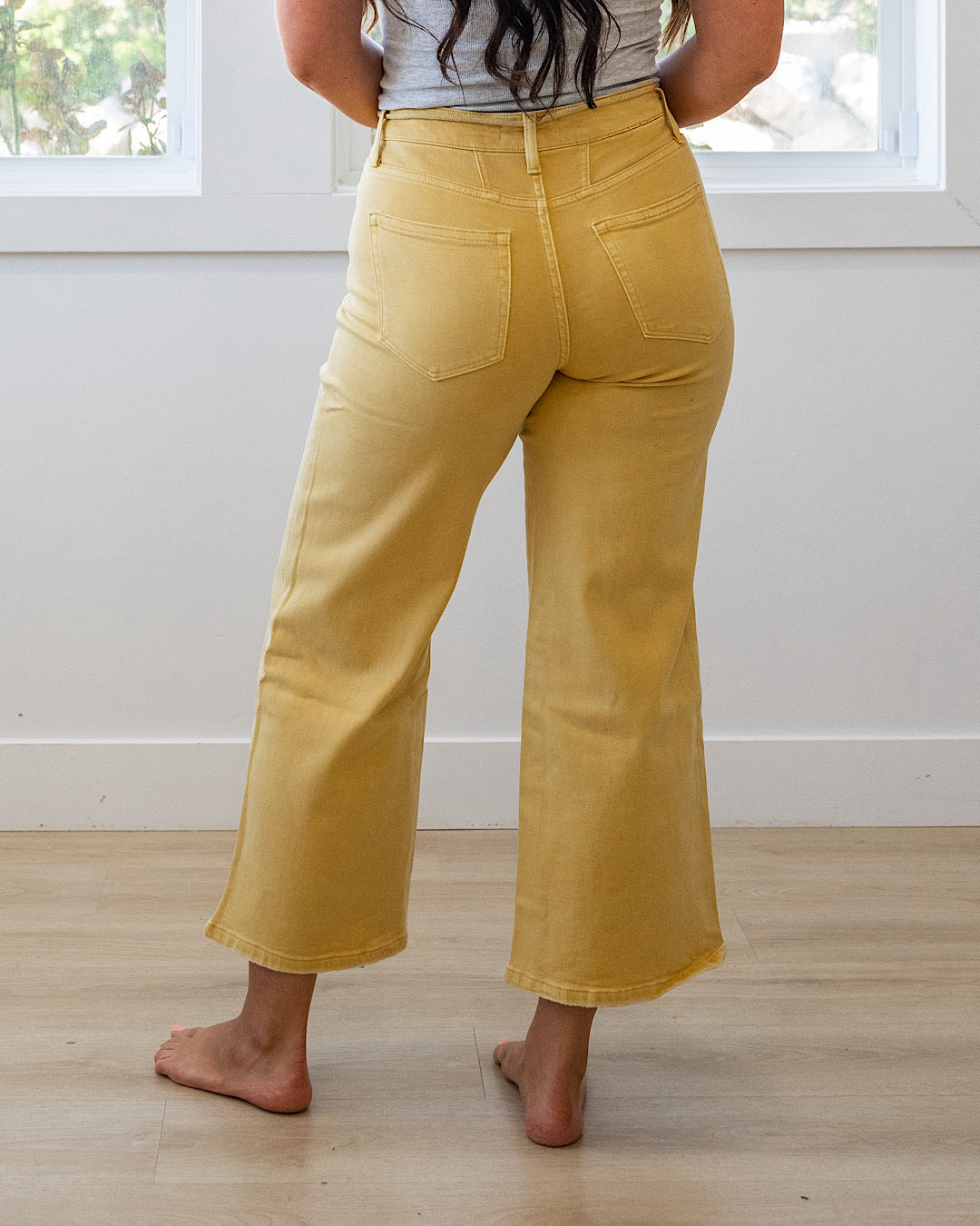 NEW! Vervet Kacie Cropped Wide Leg Jeans - Marigold Vervet