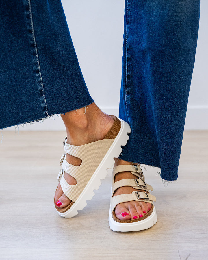 NEW! Very G Plaza Sandals - Cream Very G