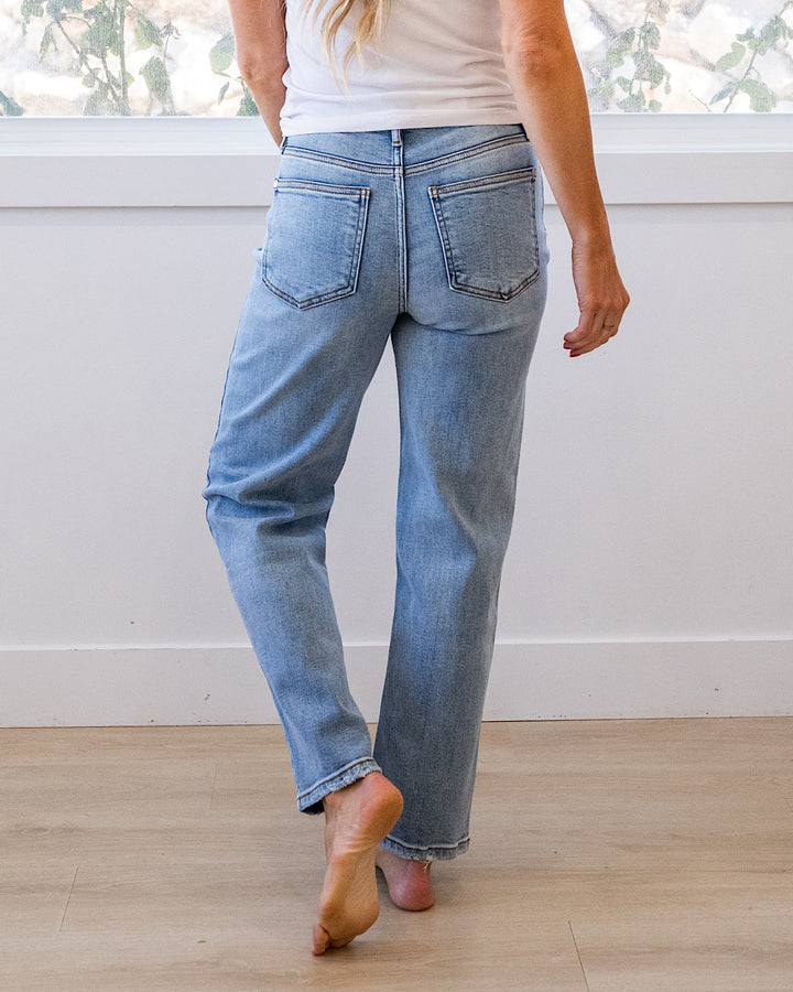 NEW! Judy Blue Deanna Non Distressed Straight Jeans Judy Blue