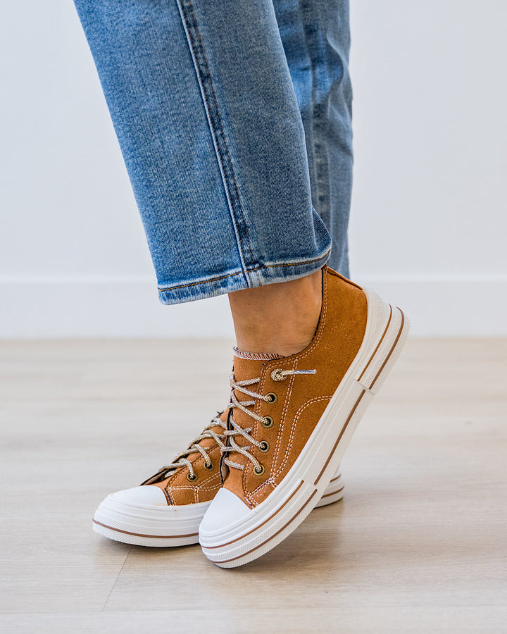 NEW! Very G Aman Suede Sneakers - Tan