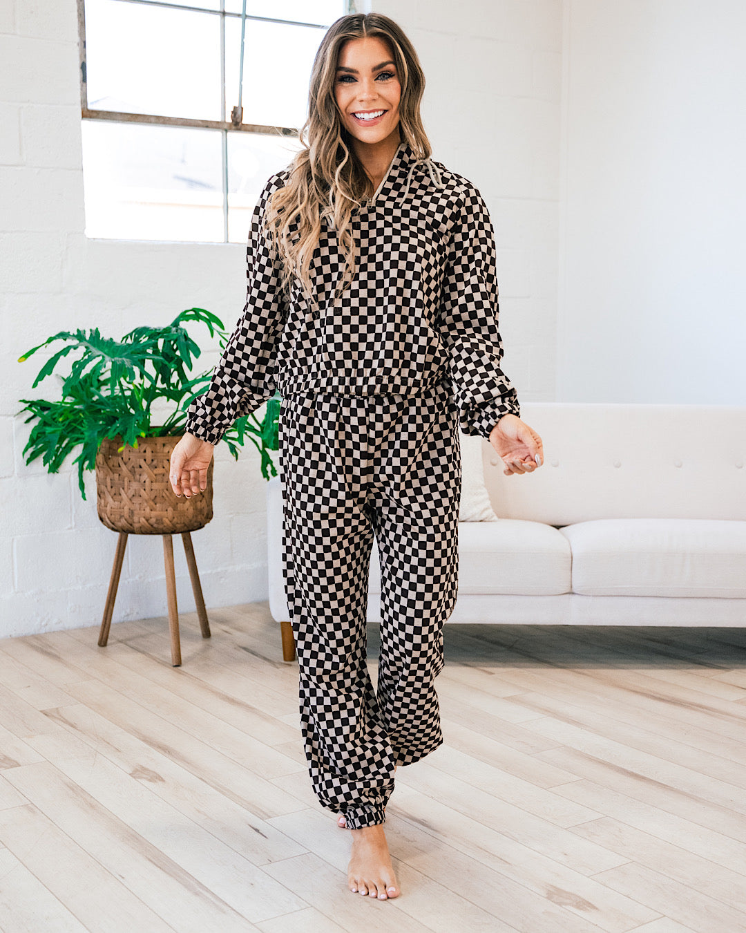 NEW! You Got Me Checkered Joggers  Ces Femme   