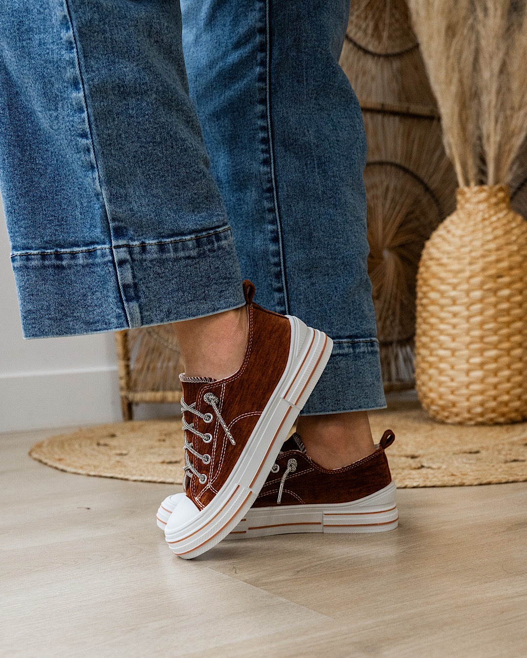 NEW! Very G Aman Velvet Sneakers - Tan Very G