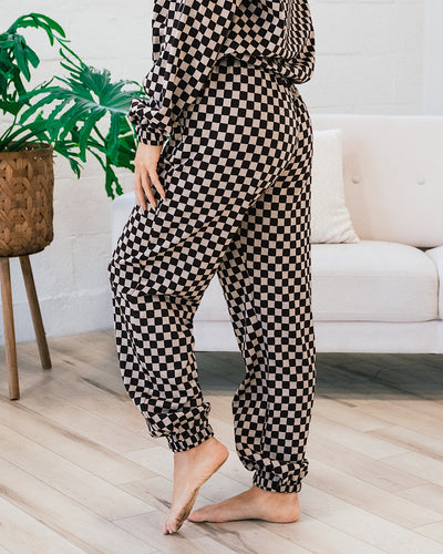 NEW! You Got Me Checkered Joggers  Ces Femme   
