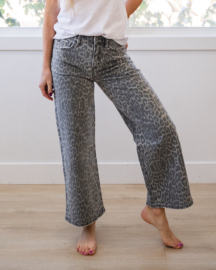 NEW! Vervet Hallie Wide Leg Jeans - Gray Leopard Vervet