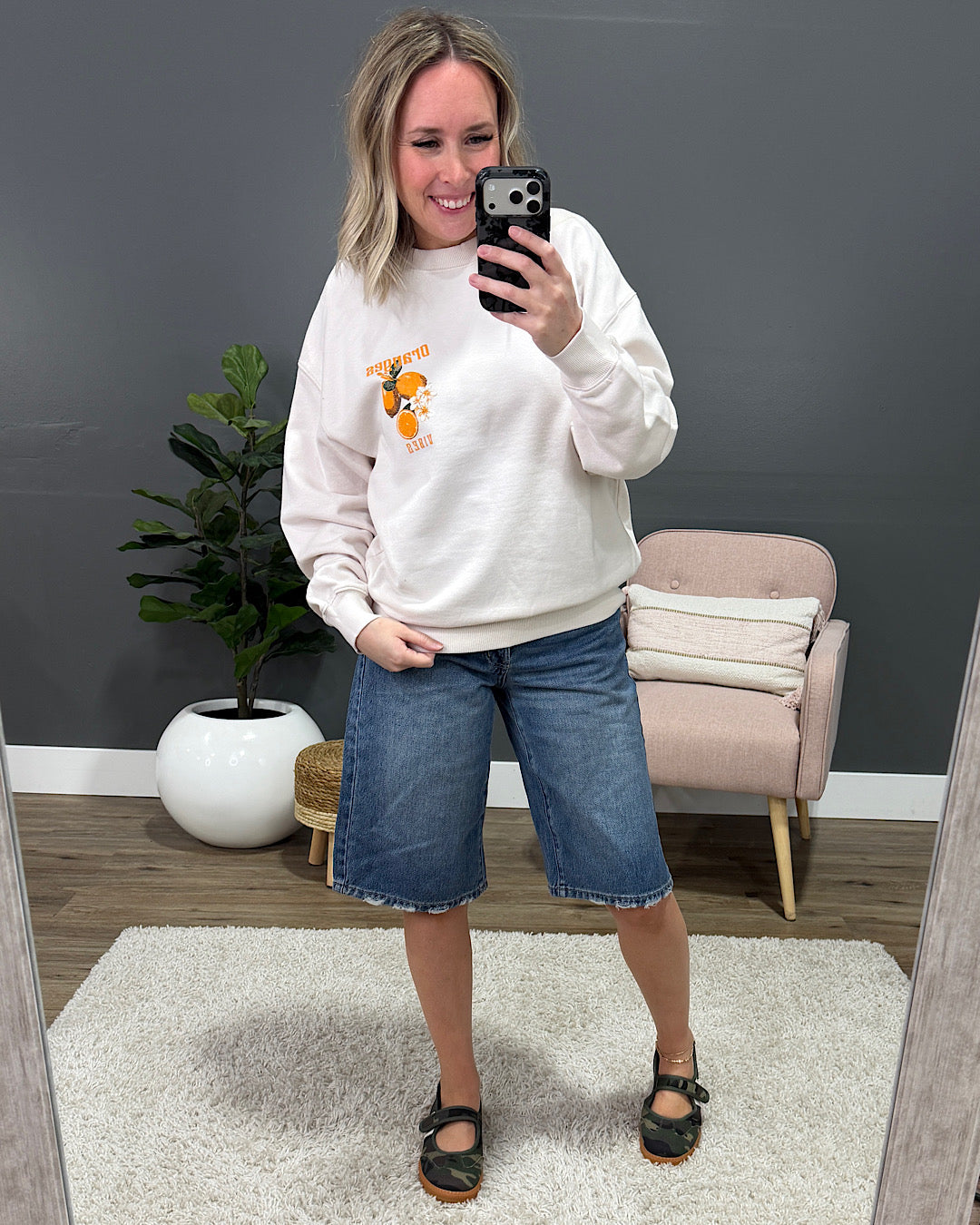 NEW! Oranges Vibes Cream Sweatshirt Tres Bien