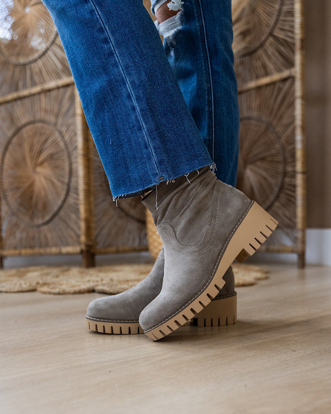 Very G Dashing Boots - Gray