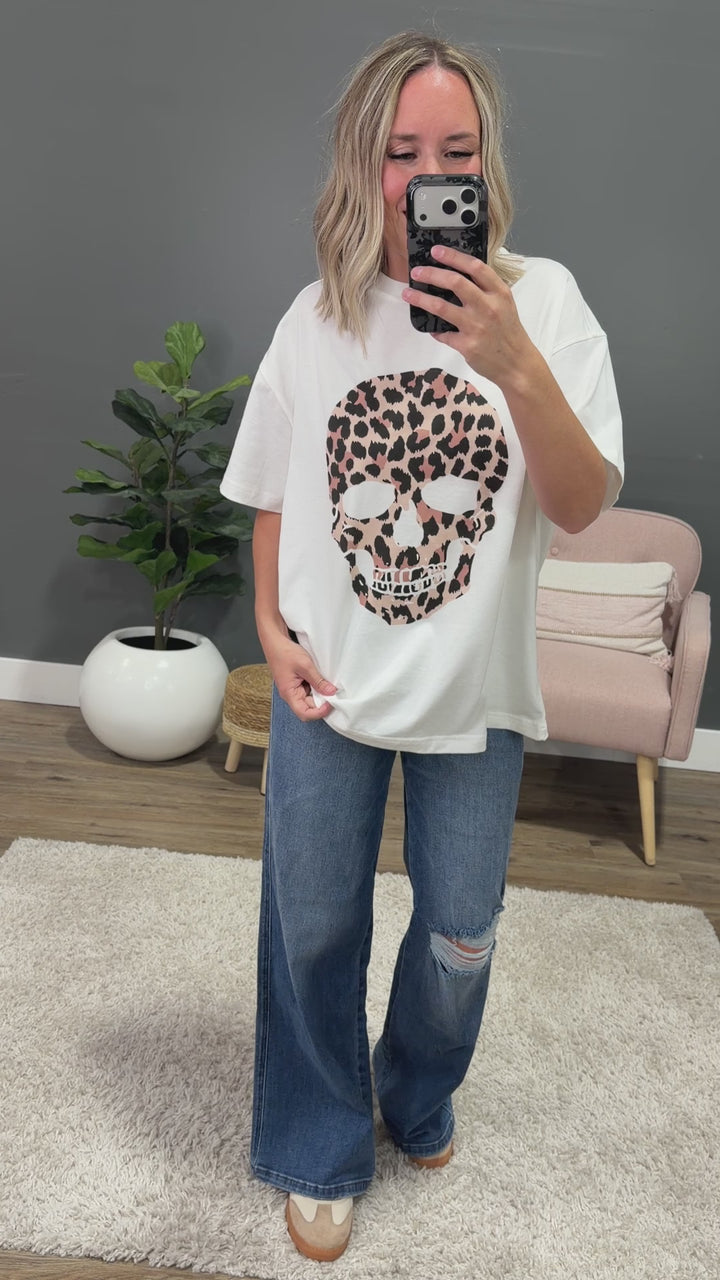 NEW! Ampersand Ave Purr-fectly Spooky Boyfriend Tee
