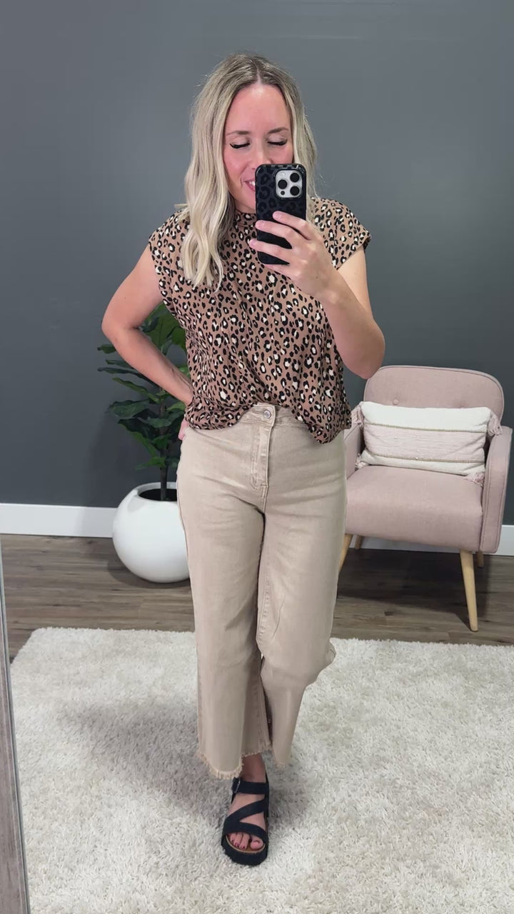 NEW! Daniela Leopard Top - Mocha Tres Bien