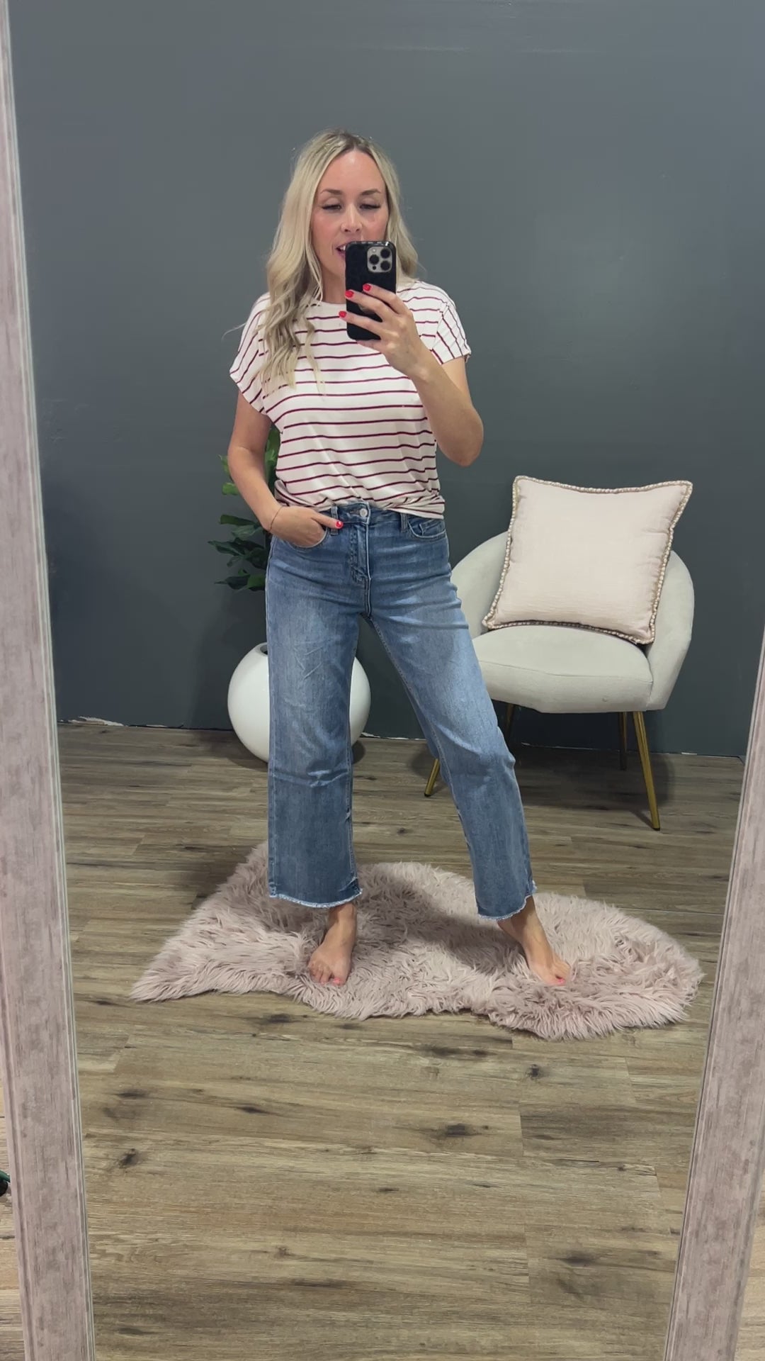 Vervet Dana Non Distressed Wide Leg Crop Jeans