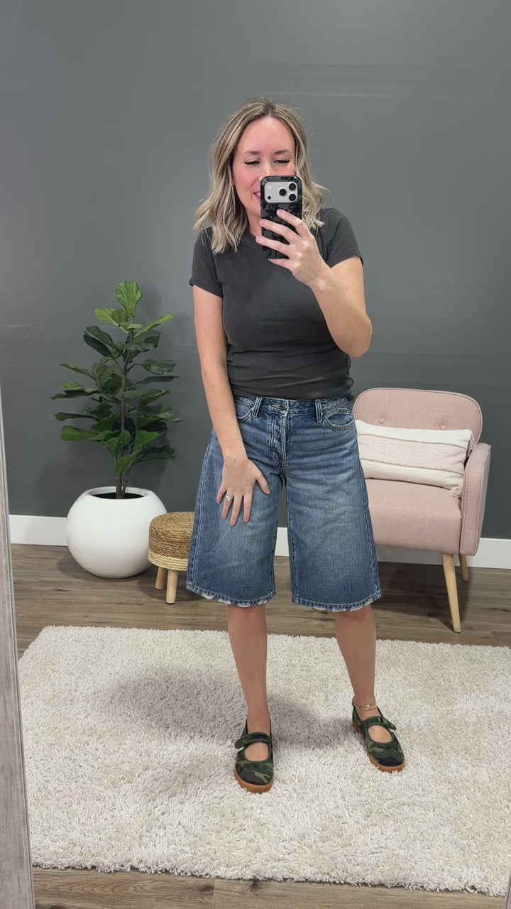 NEW! Cassidy Short Sleeve Ribbed Top - Charcoal Be Cool