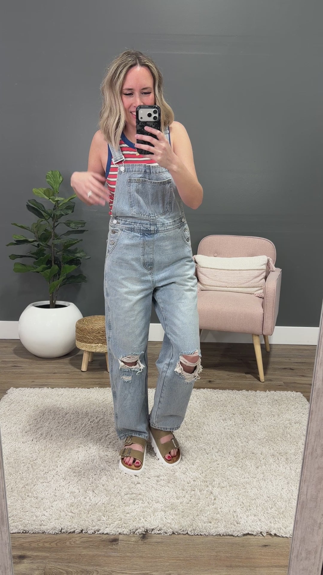 NEW! KanCan Emory Distressed Knee 90's Overalls KanCan