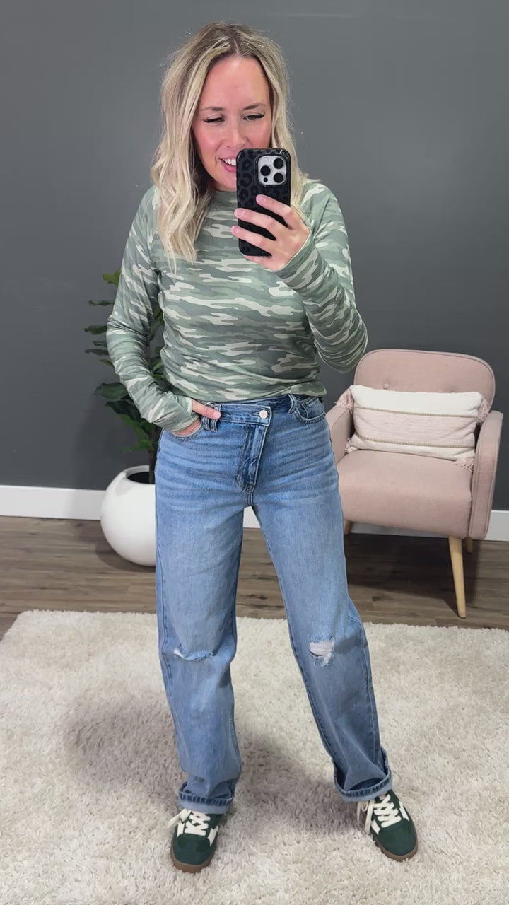 NEW! KanCan Has To Be Crossover Straight Jeans KanCan