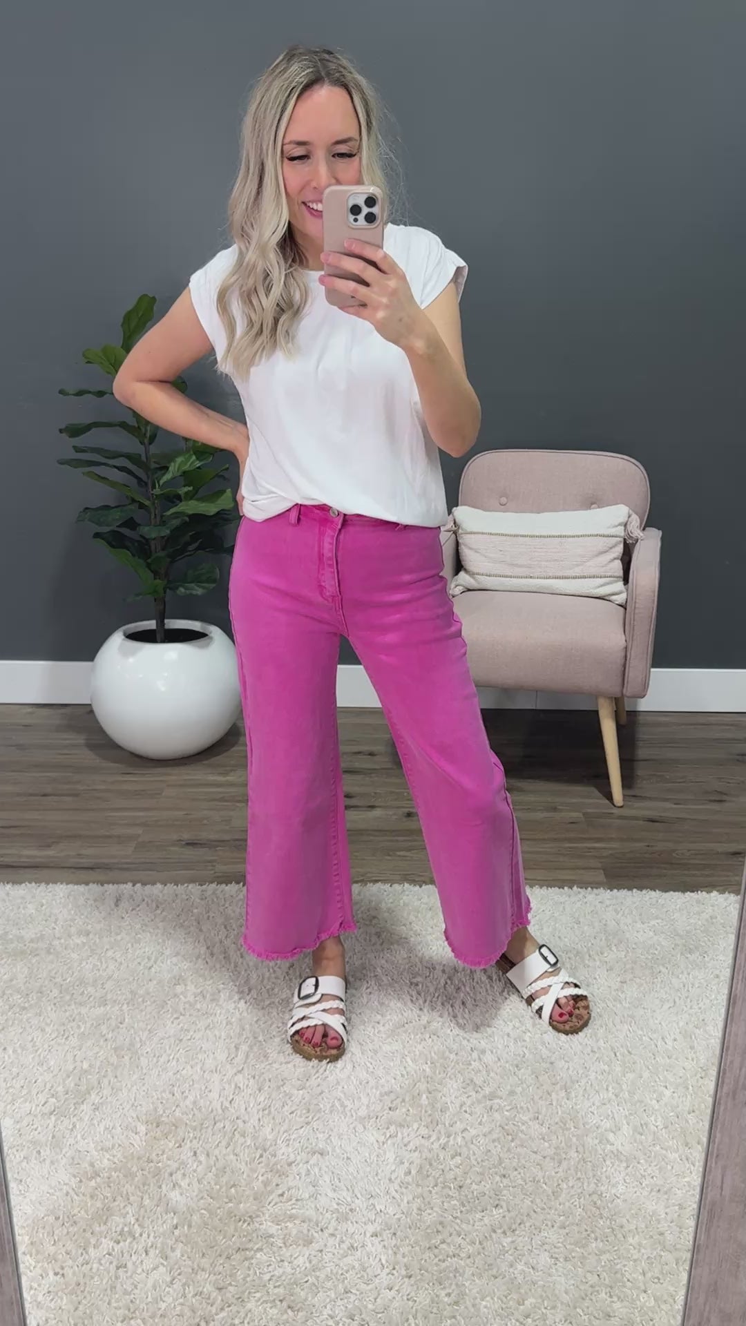 Mae Wide Leg Cropped Jeans - Hot Pink